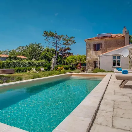 بيت للعطل Pet Friendly In